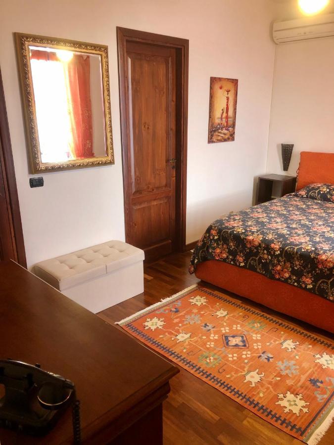 B&B Roomantic & Piscina Idromassaggio Cefalù Exterior foto